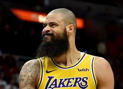 包含灰熊主教练泰勒森宣布因个人原因缺席比赛的词条