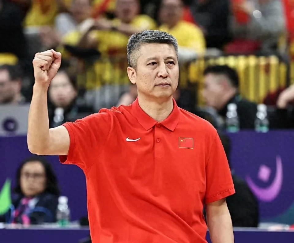 郭士强成为中国男篮主教练第二次临危受命的简单介绍