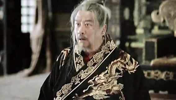风暴之眼迎战赤焰军团，连下两城，将战火烧向决赛