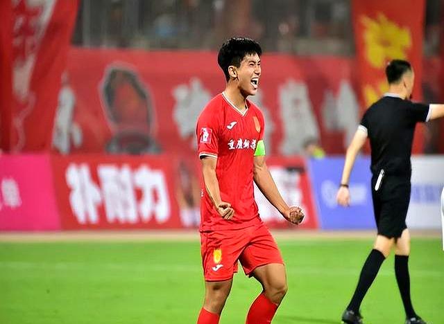 中甲悲喜夜！重庆00后小将戴帽逆袭，重庆3连胜，辽宁14轮不败