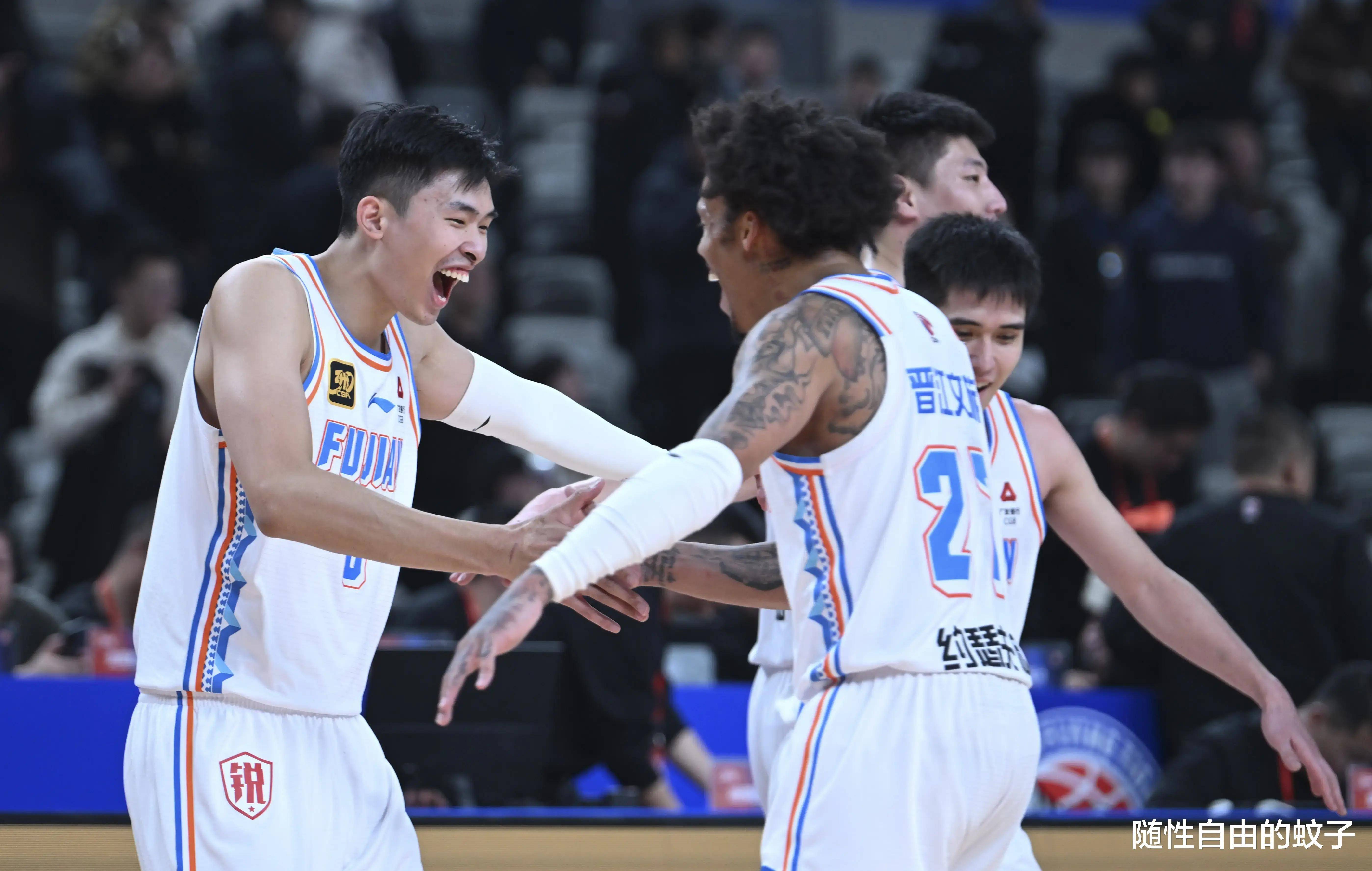 福建男篮击败对手，赢得关键比赛